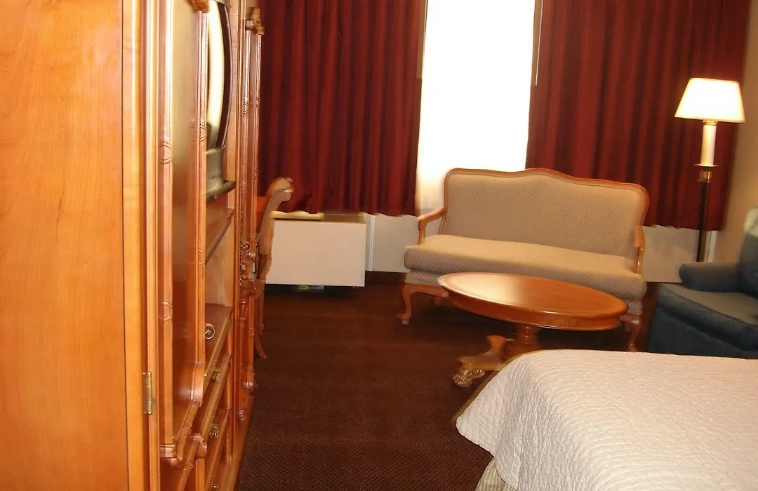 A Victory Inn & Suites - Muskegon-1